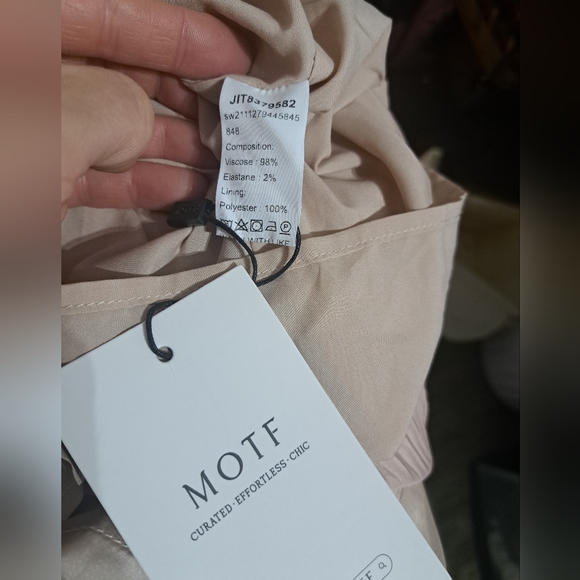 MOTF champagne midi dress NWT'S - Picture 4 of 5